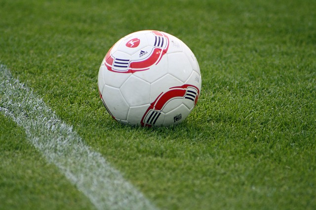 中国篮球历史新篇章！NBL合肥17分大胜CBA江苏队，易立满脸无奈