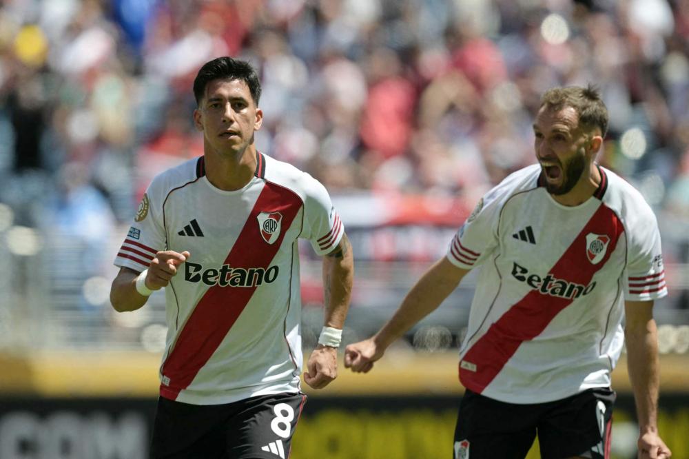 费耶诺德筹划将现有主场升级为下沉式球场，预计能容纳5.6万人