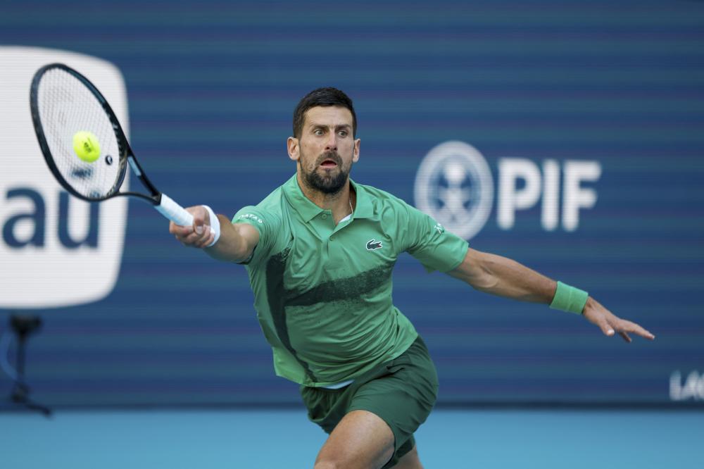 淘汰出局！总经理场边指挥引众怒 卖赵睿换场馆运营拉胯？