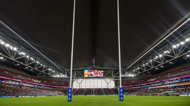 前锋连续助攻，团队配合默契