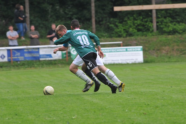 受巨大的压 受巨大的压